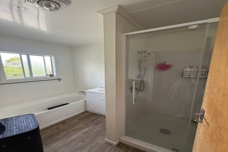 Photo of property in 5 Shearwater Street, One Tree Point, 0118