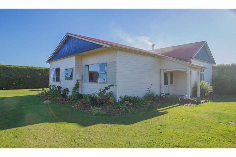 Photo of property in 5 Main Road, Pleasant Point, 7903