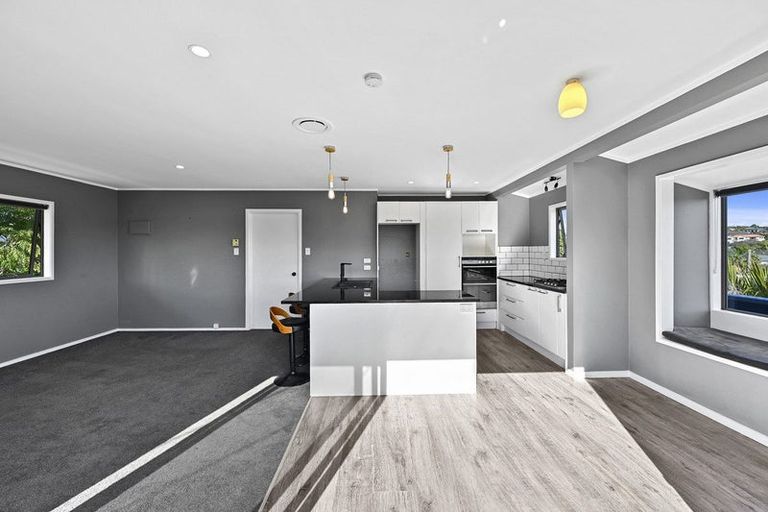 Photo of property in 1291 Whangaparaoa Road, Army Bay, Whangaparaoa, 0930