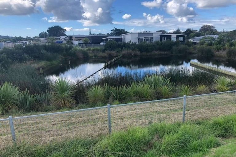Photo of property in 68 Weka Street, Mangawhai, 0505