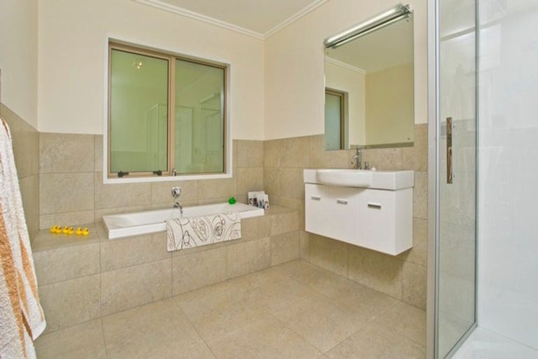 Photo of property in 12 Stevensons Crescent, Albany Heights, Albany, 0793