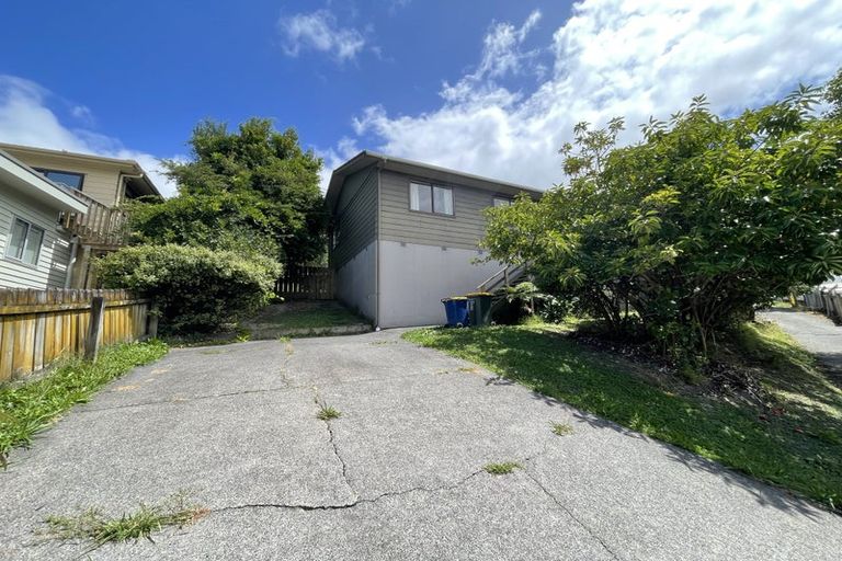 Photo of property in 16 Panzic Place, Glen Eden, Auckland, 0602