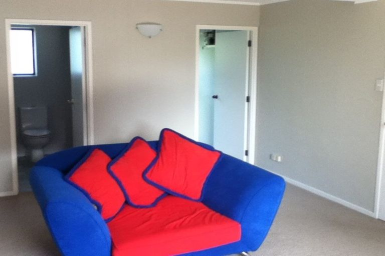 Photo of property in 11 Nimrod Place, Half Moon Bay, Auckland, 2012