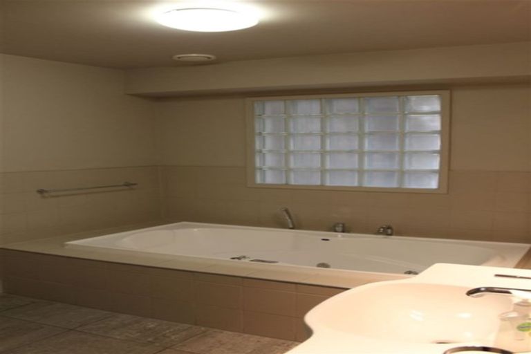 Photo of property in 3/2 Manor Place, Dunedin Central, Dunedin, 9016