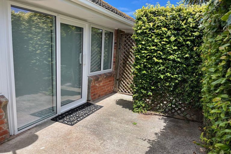 Photo of property in 1/6 Keys Street, Belmont, Auckland, 0622