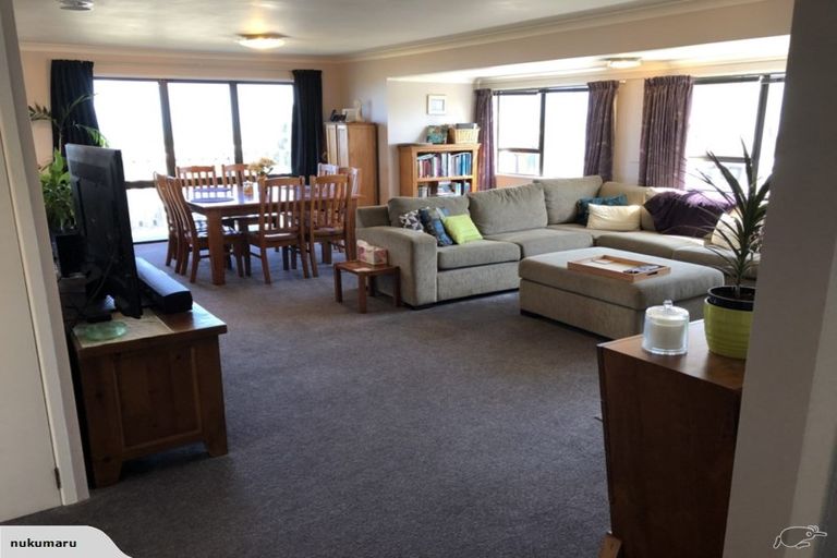 Photo of property in 3 Okiwa Terrace, Waiinu Beach, Whanganui, 4588