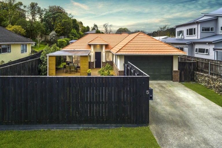 Photo of property in 5 Gloucester Street, Silverstream, Upper Hutt, 5019