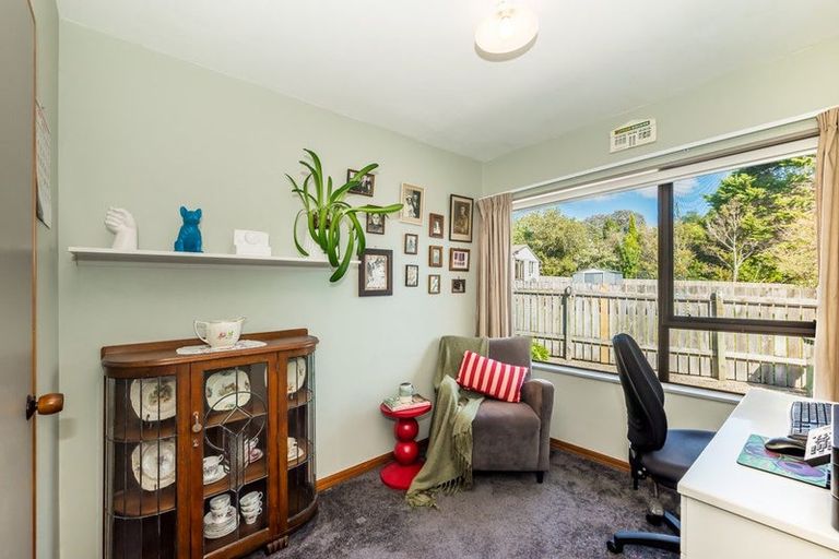 Photo of property in 28 Matenga Street, Waikanae, 5036