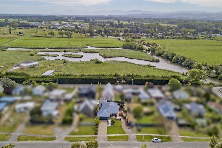 Photo of property in 27 Reserve Road, Waikuku Beach, 7473