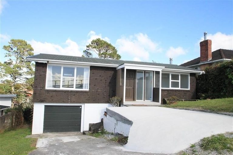 Photo of property in 606 Glenfield Road, Bayview, Auckland, 0629