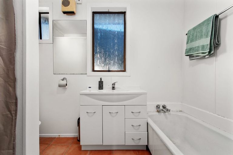 Photo of property in 28 Rimu Street, Edgecumbe, 3120