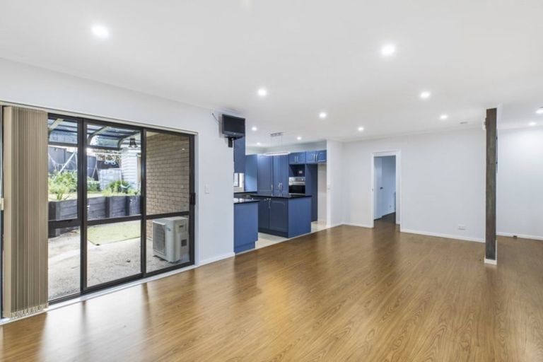 Photo of property in 38 Accent Drive, Flat Bush, Auckland, 2016
