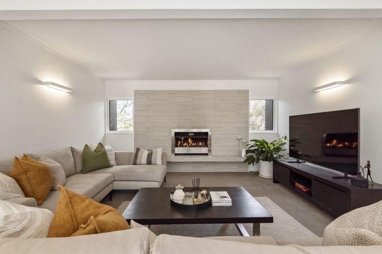 Photo of property in 473 Beach Road, Murrays Bay, Auckland, 0630