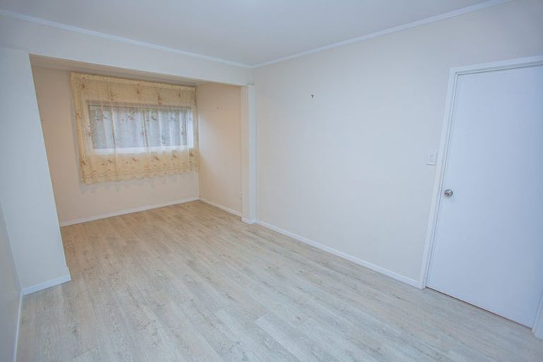 Photo of property in 1/49 Galaxy Drive, Mairangi Bay, Auckland, 0630