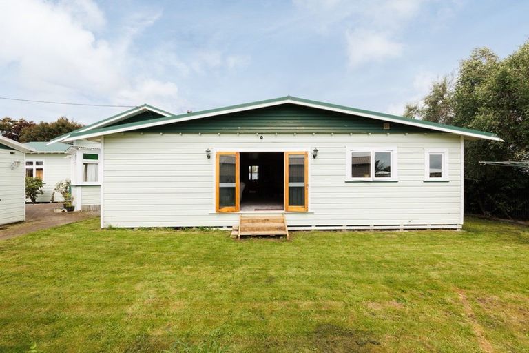 Photo of property in 44 Sherwill Street, Feilding, 4702