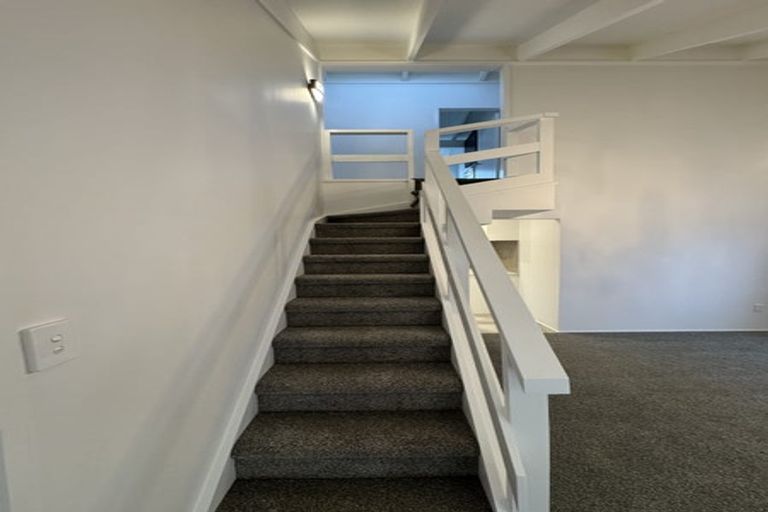 Photo of property in 1/3 Miraka Place, Birkenhead, Auckland, 0626