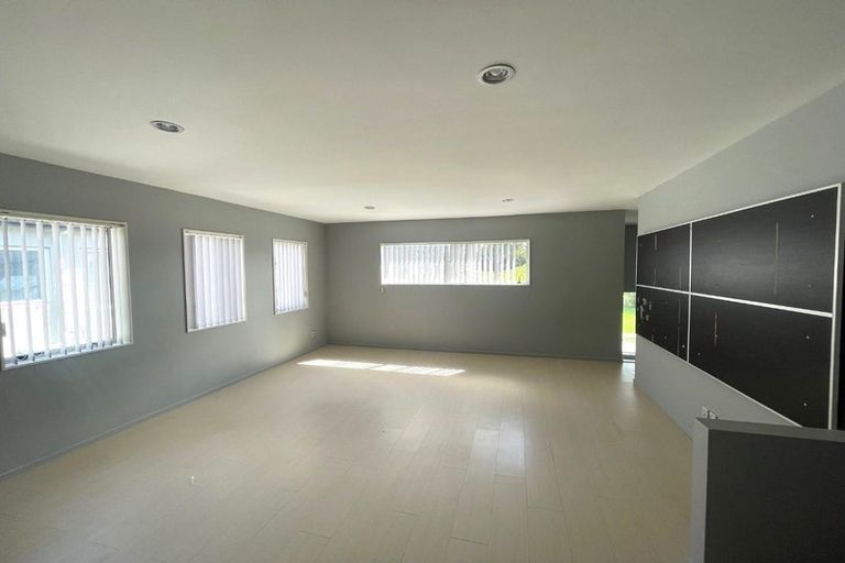 Photo of property in 14 Stamford Crescent, Flat Bush, Auckland, 2019