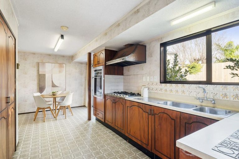 Photo of property in 4 Mosman Place, Chatswood, Auckland, 0626