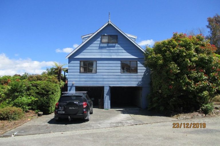 Photo of property in 15 Ivy Terrace, Moana, 7872