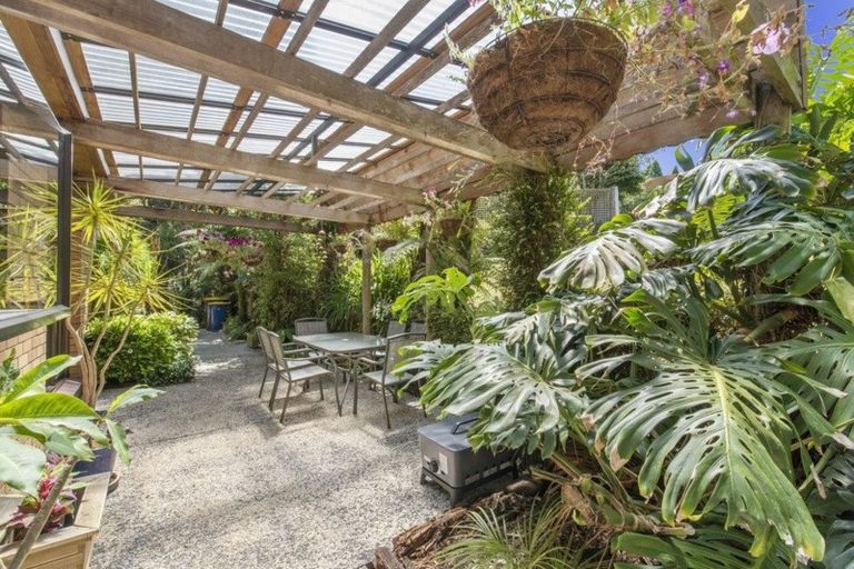 Photo of property in 43 Barlow Place, Chatswood, Auckland, 0626