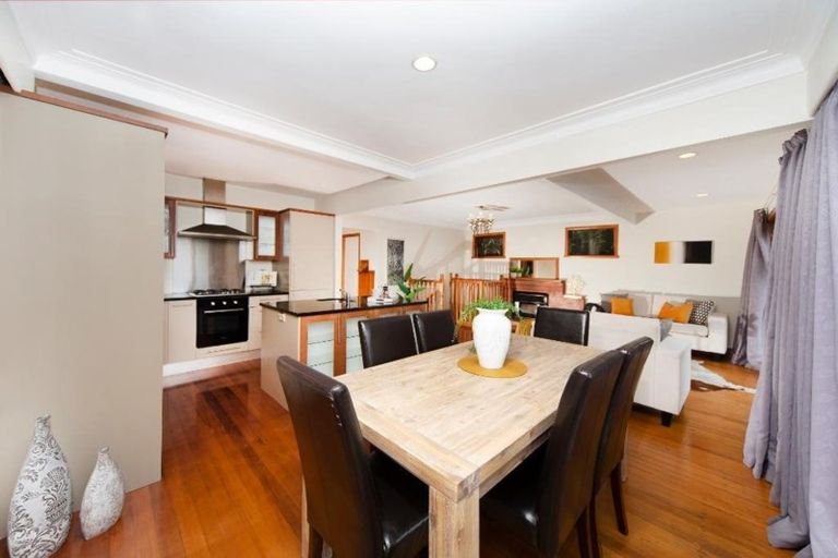 Photo of property in 69 Kohu Road, Titirangi, Auckland, 0604