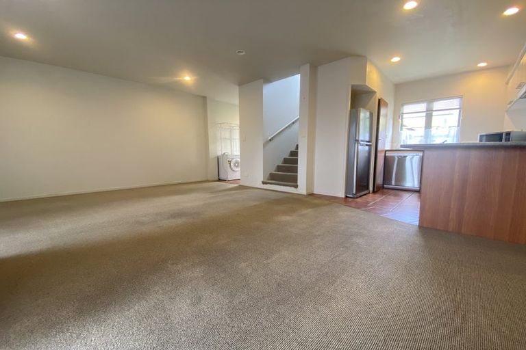 Photo of property in 5 Mt Lebanon Lane, Henderson, Auckland, 0612