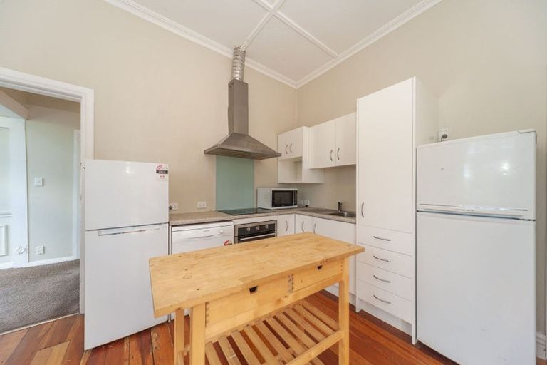 Photo of property in 80 Kelburn Parade, Kelburn, Wellington, 6012
