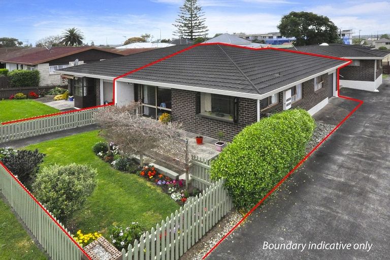 Photo of property in 10 Faith Bullock Place, New Lynn, Auckland, 0600