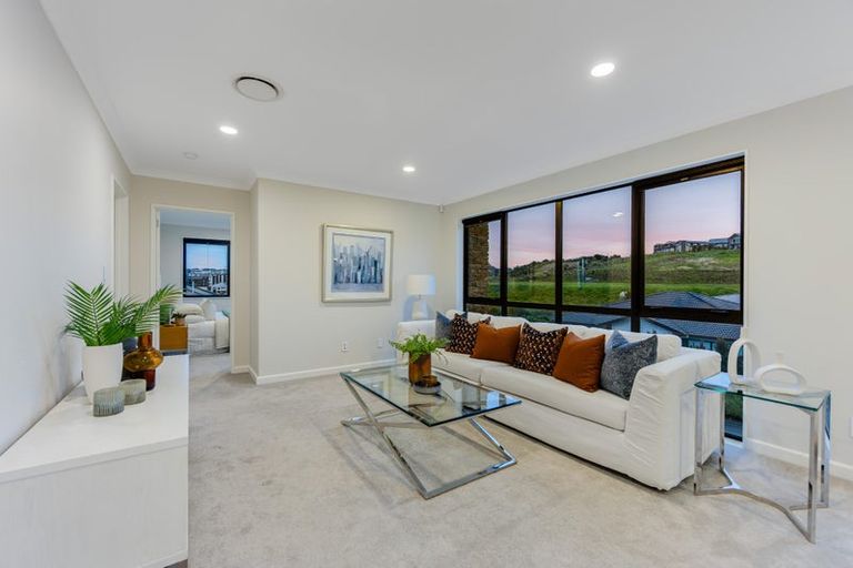 Photo of property in 21 Tawatawa Street, Long Bay, Auckland, 0630