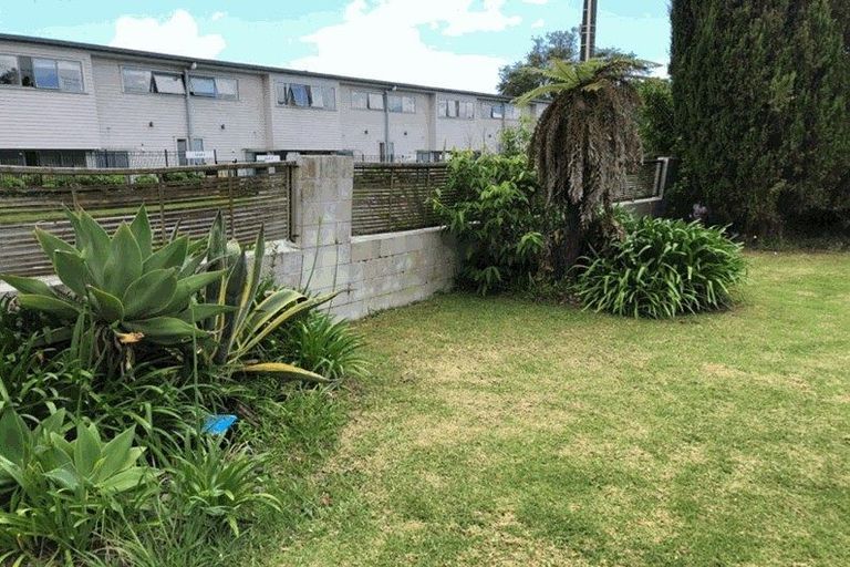 Photo of property in 43 Wharf Road, Te Atatu Peninsula, Auckland, 0610