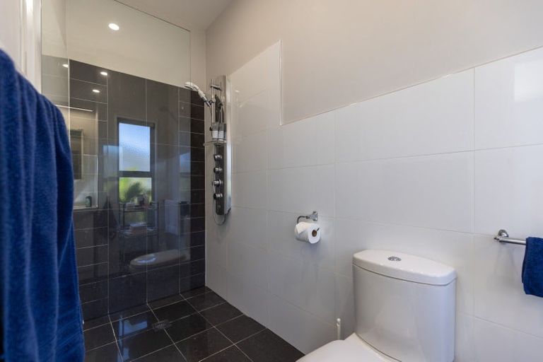 Photo of property in 7 Kawau Grove, Waikanae Beach, Waikanae, 5036