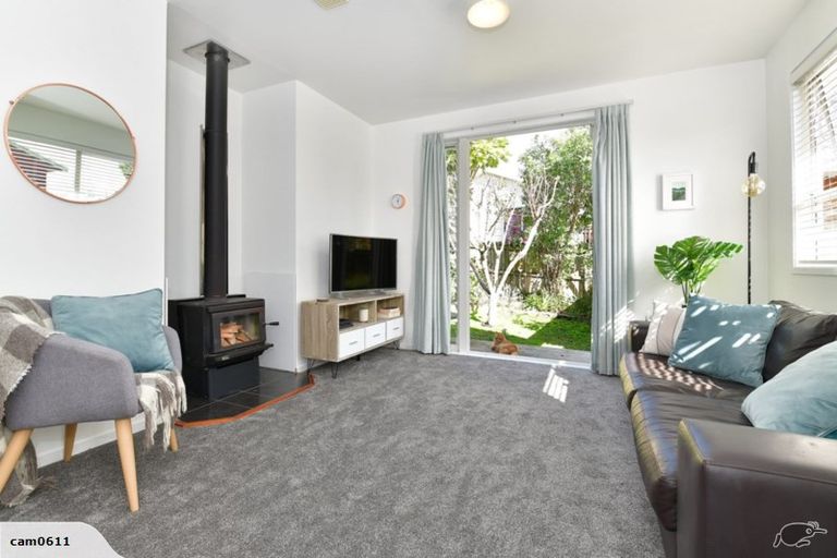 Photo of property in 6/7 Willerton Avenue, New Lynn, Auckland, 0600