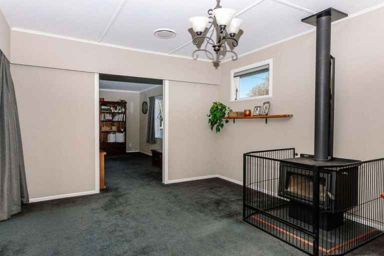 Photo of property in 17 Smith Street, Dannevirke, 4930