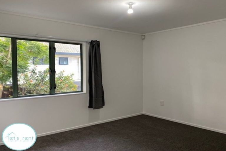 Photo of property in 13 Volante Avenue, Wattle Downs, Auckland, 2103