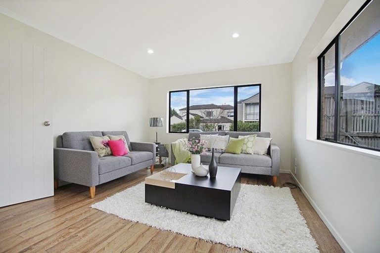 Photo of property in 20 Speyside Crescent, Flat Bush, Auckland, 2016