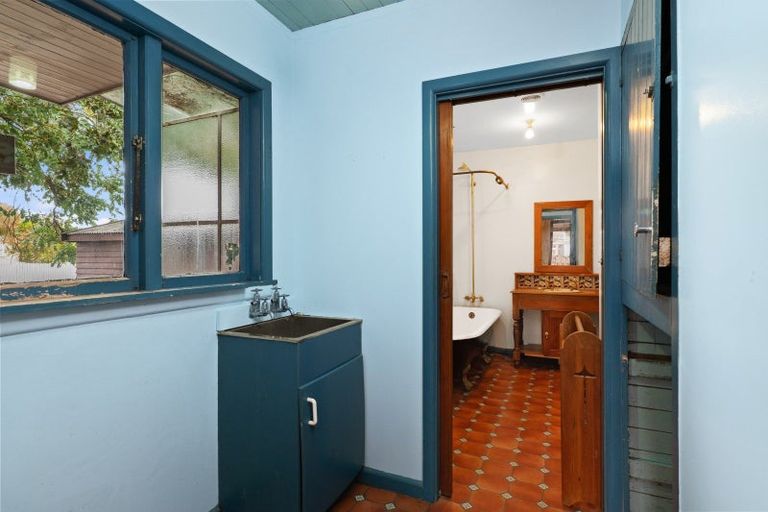 Photo of property in 325 Wainoni Road, Avondale, Christchurch, 8061