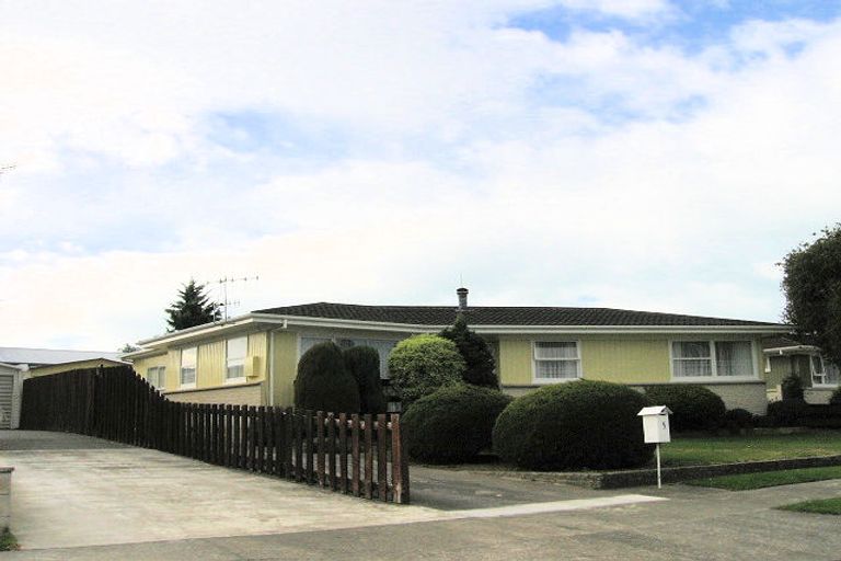 Photo of property in 5 Shortland Street, Tamatea, Napier, 4112