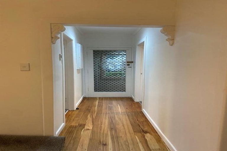 Photo of property in 10 View Road, Papakura, 2110