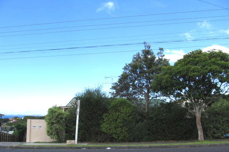 Photo of property in 2/61 Deep Creek Road, Waiake, Auckland, 0630