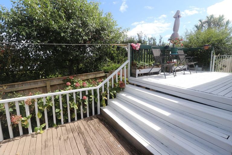 Photo of property in 2/99 Ocean View Road, Hillcrest, Auckland, 0627