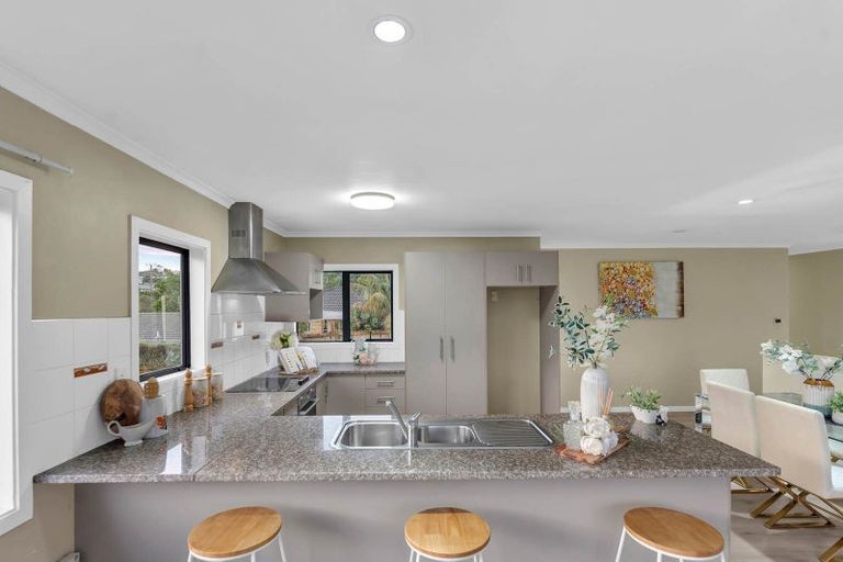 Photo of property in 9 Makora Road, Massey, Auckland, 0614