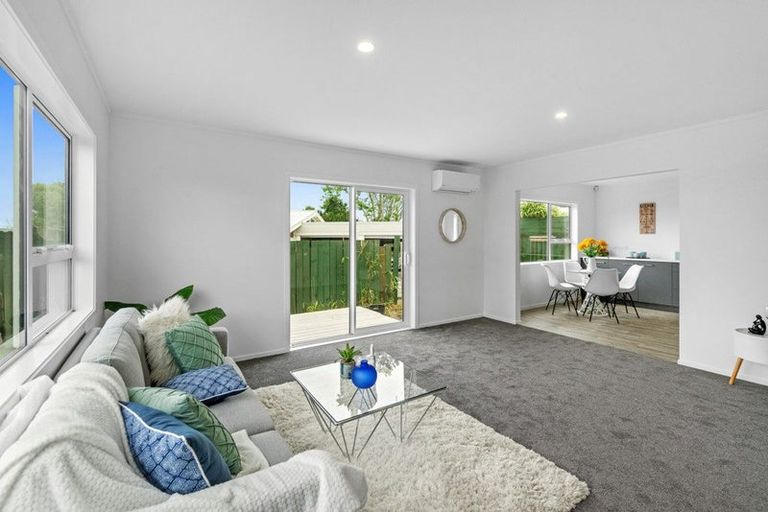 Photo of property in 10 Harding Avenue, Te Atatu South, Auckland, 0610