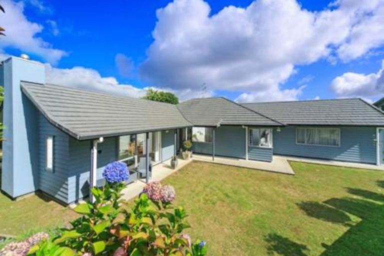 Photo of property in 7 Jomard Terrace, Northcross, Auckland, 0632