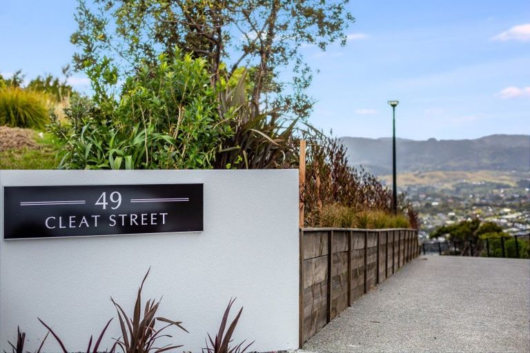 Photo of property in 49 Cleat Street, Whitby, Porirua, 5024