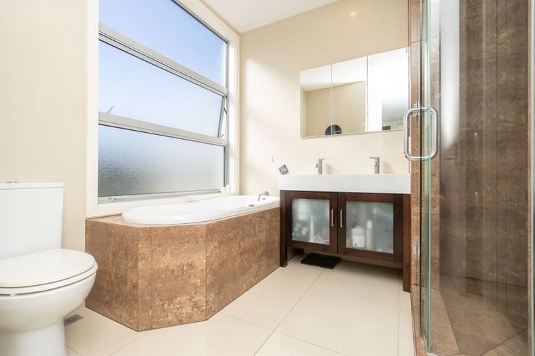 Photo of property in 169a Lake Crescent, Hamilton Lake, Hamilton, 3204