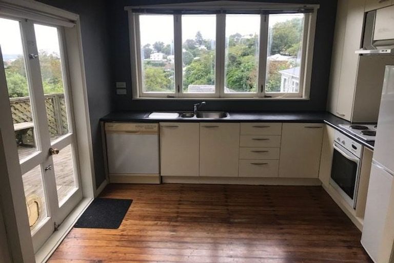 Photo of property in 3/44 Northland Road, Northland, Wellington, 6012