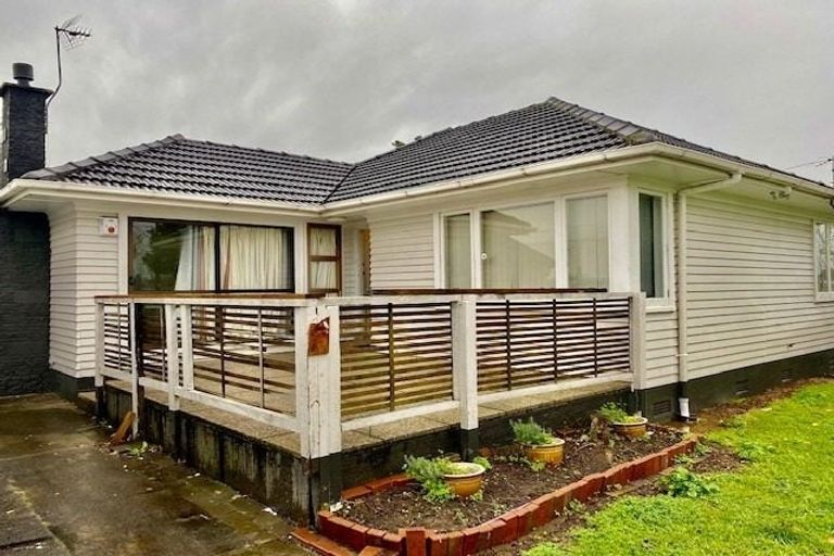 Photo of property in 132 Russell Road, Manurewa, Auckland, 2102