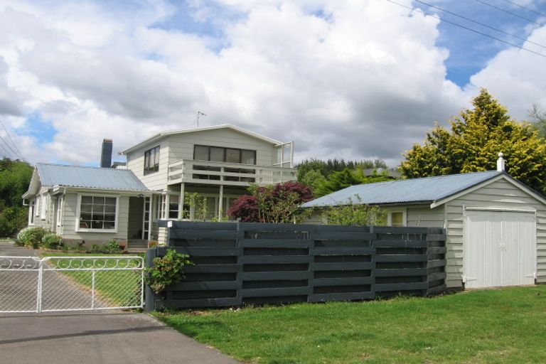 Photo of property in 11 Waana Street, Mourea, Rotorua, 3074
