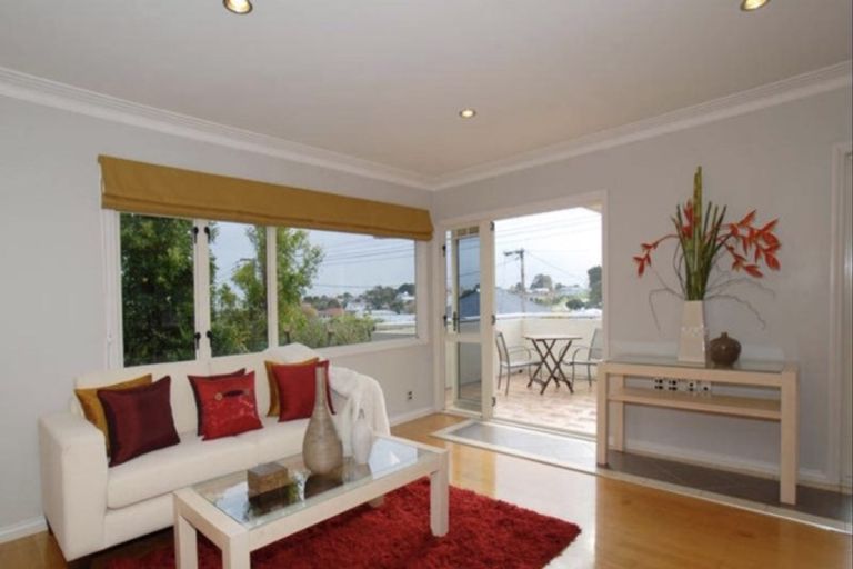 Photo of property in 32 Regent Street, Devonport, Auckland, 0624