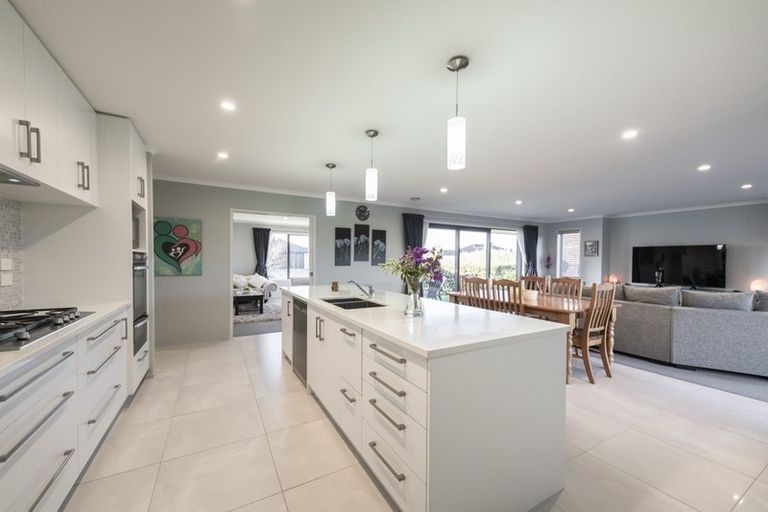 Photo of property in 35 Lilac Close, Cambridge, 3434